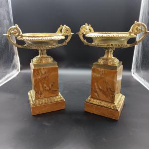 COPPIA DI ALZATE IN BRONZO DORATO E MARMO EPOCA CARLO X